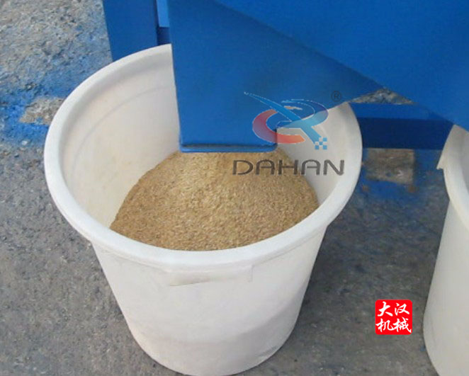 經(jīng)過(guò)直線篩處理后的鋸末