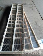 <b>廣西柳州直線篩網(wǎng)架已發(fā)貨，曾經(jīng)理請注意查收</b>